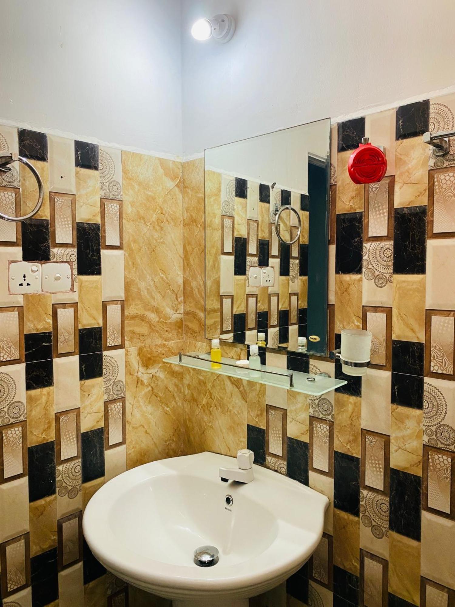 Hotel Hybrid