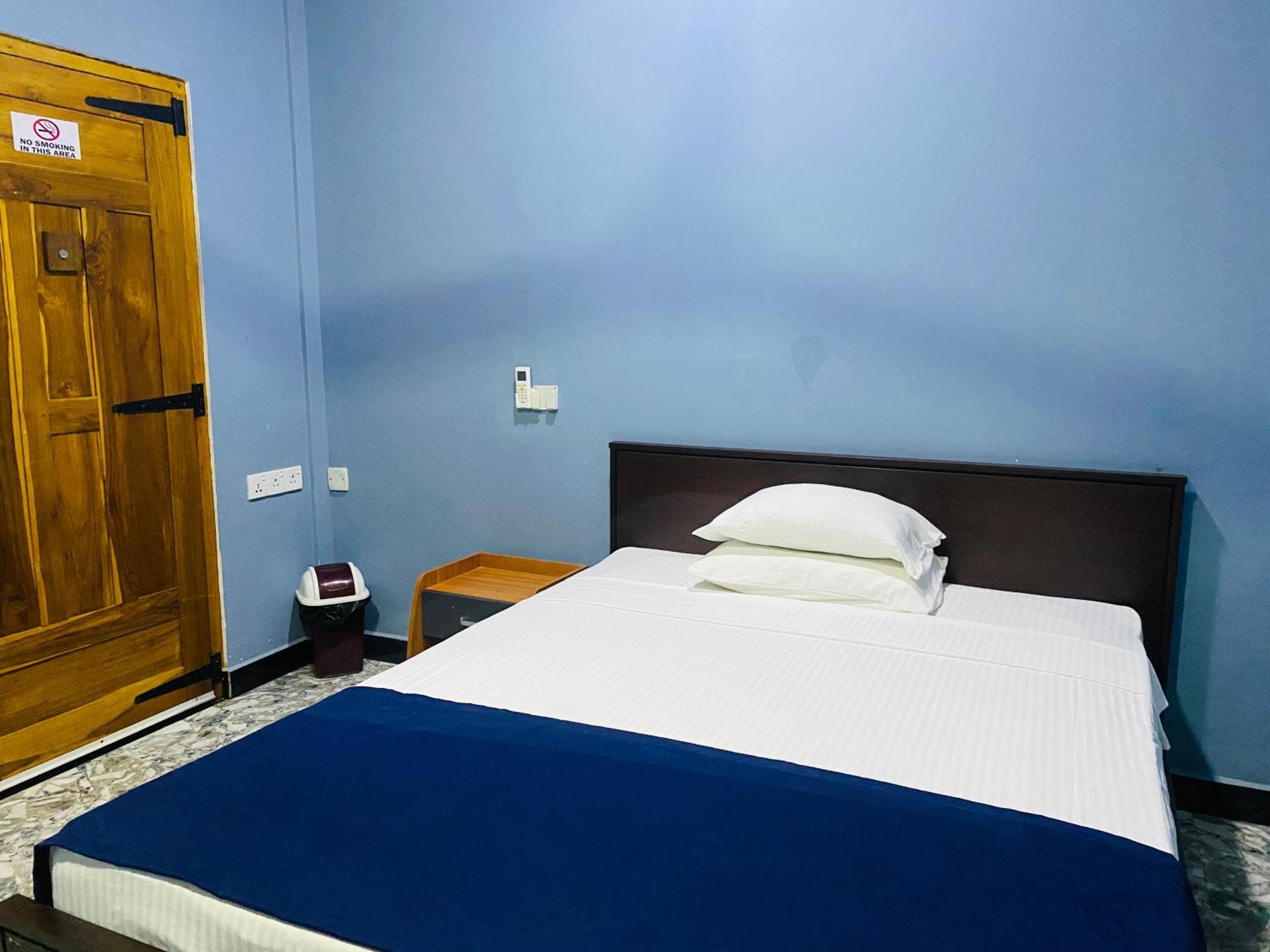 Hybrid Hotel Nilaveli