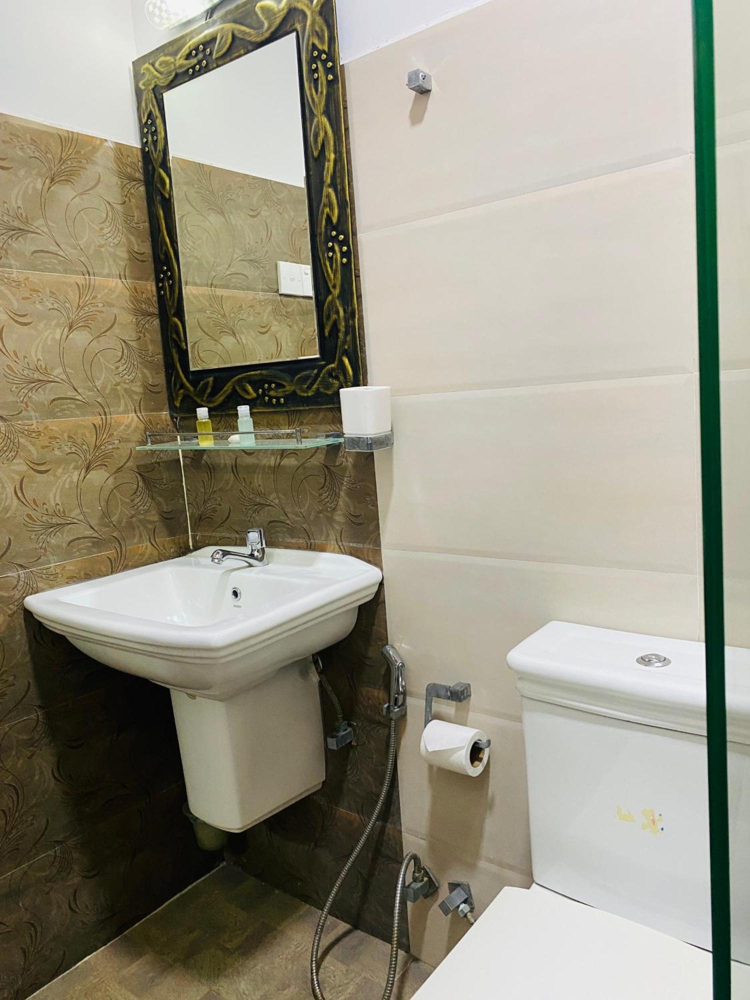 Hybrid Hotel