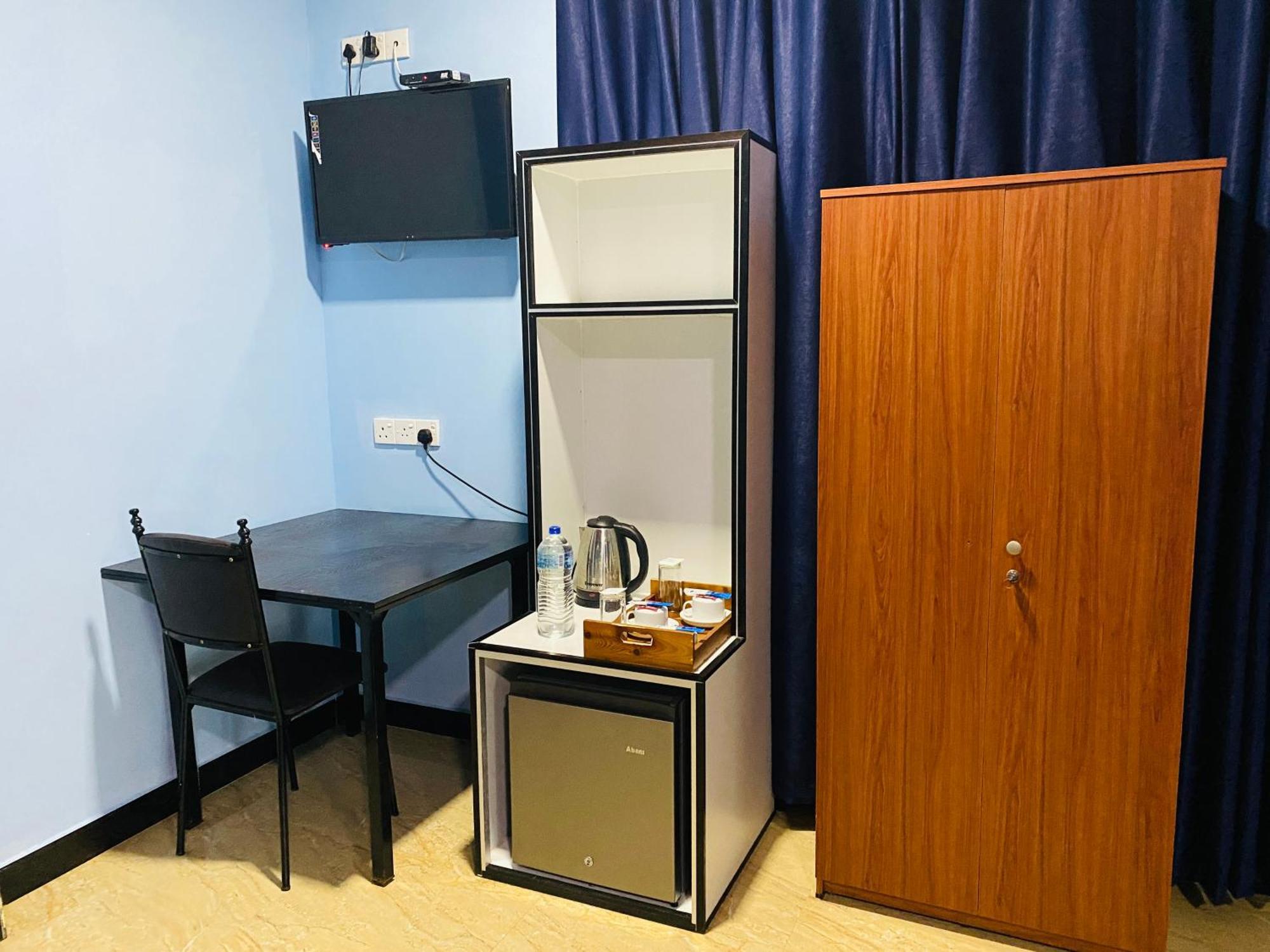 Hybrid Hotel